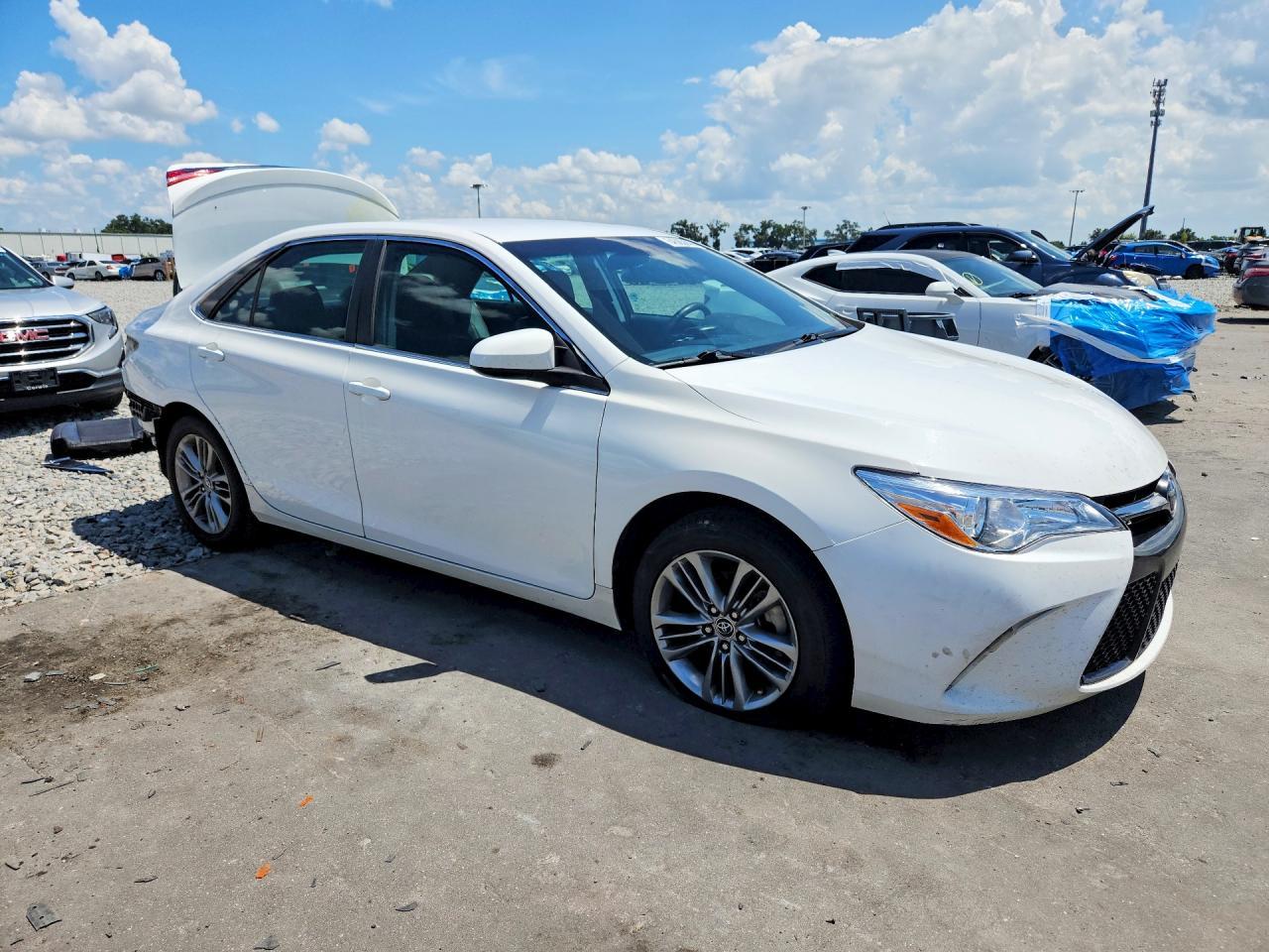 2015 Toyota Camry Se - Image 4