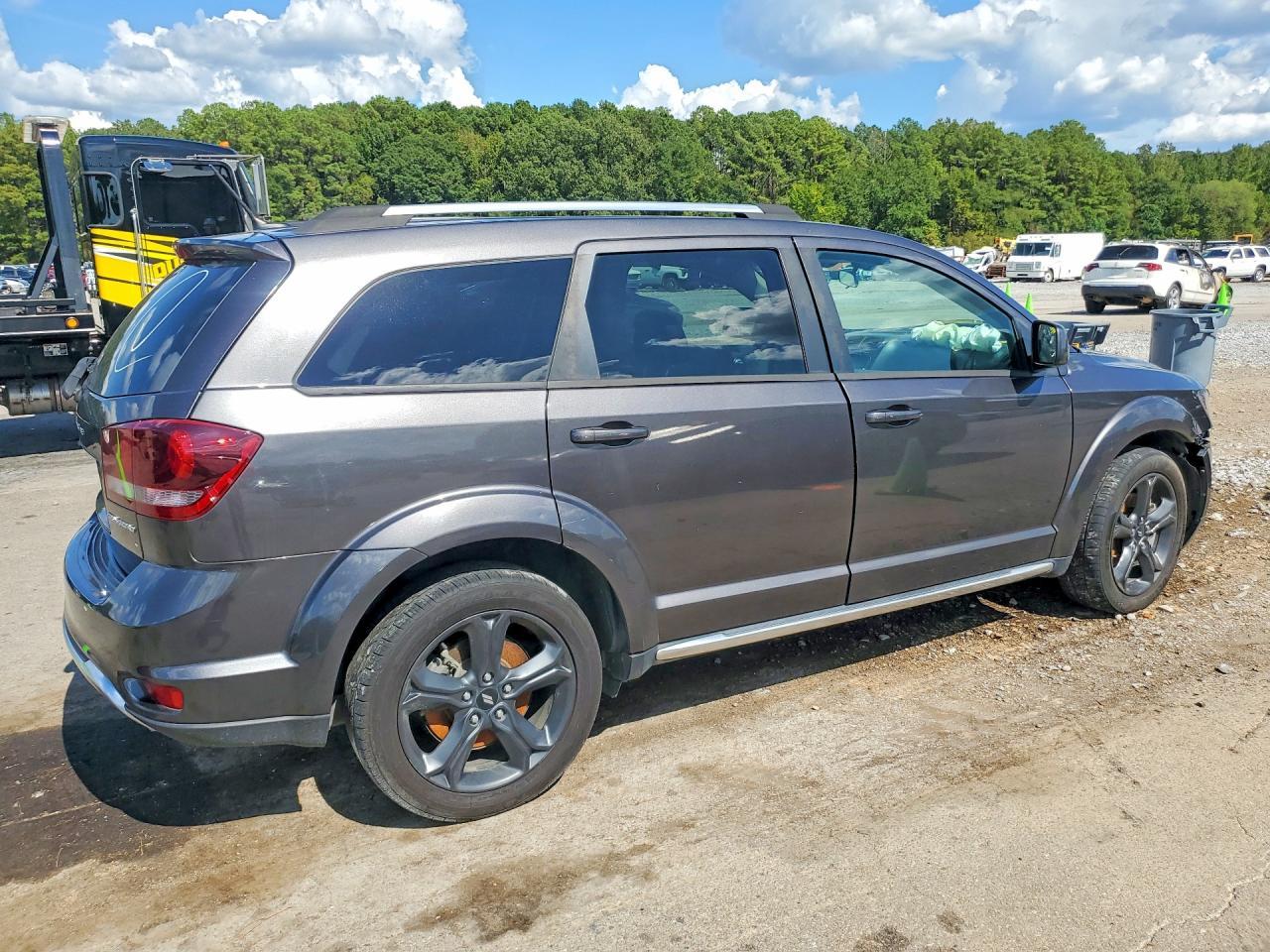 2018 Dodge Journey Crossroad - Image 3