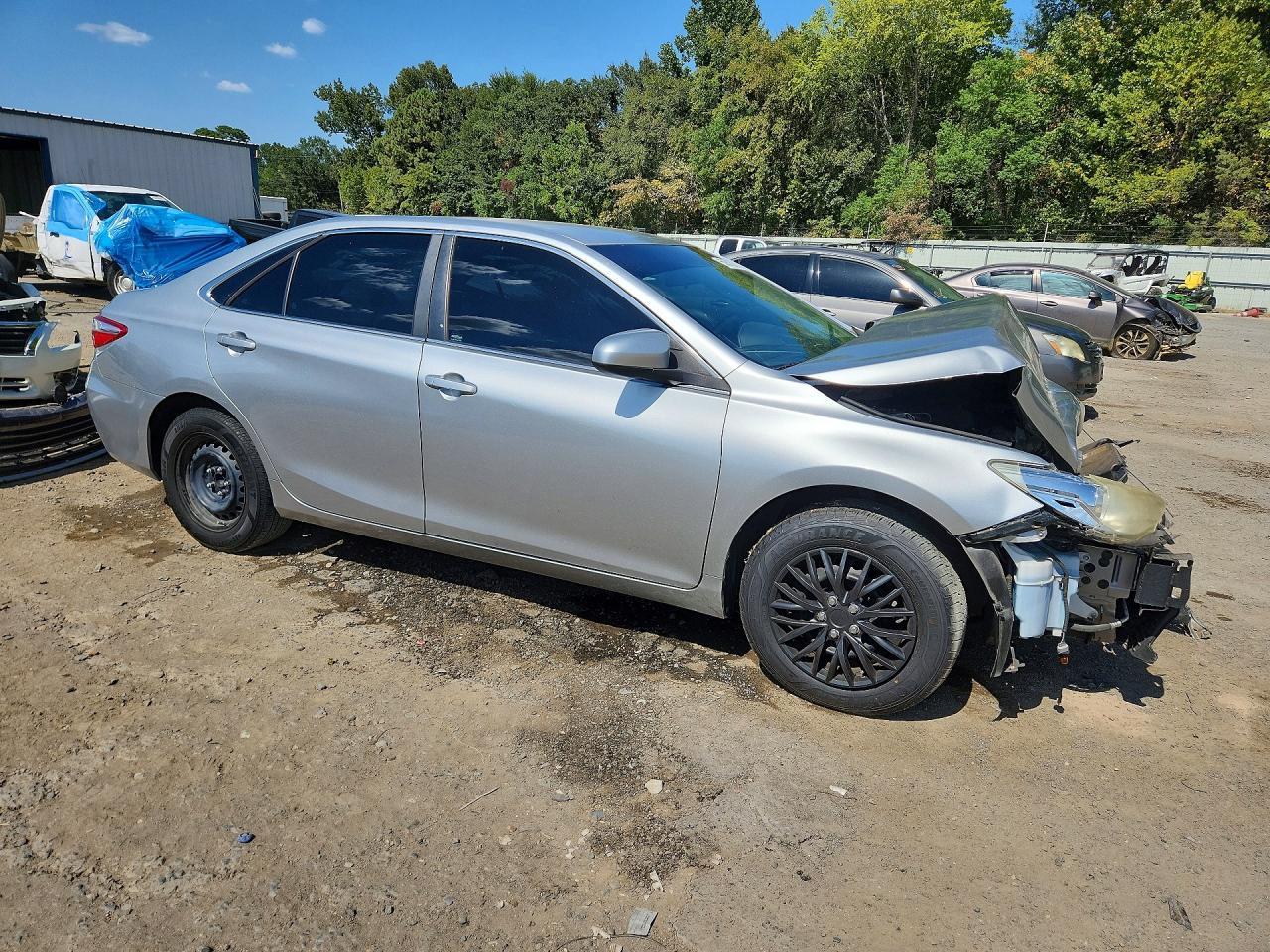 2017 Toyota Camry Le - Фото 4