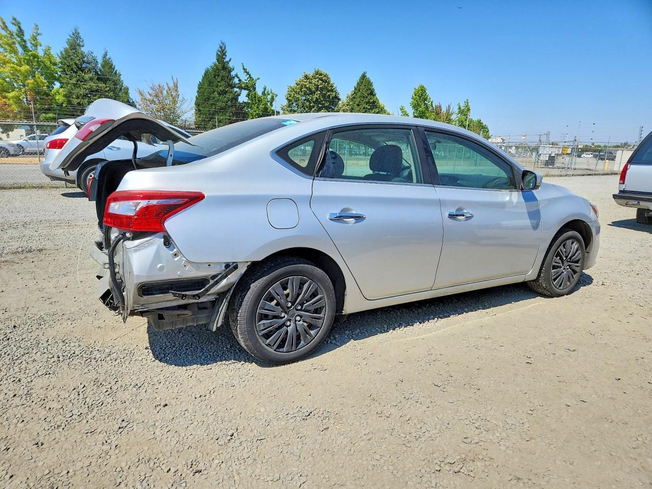 2019 Nissan Sentra S - Фото 3