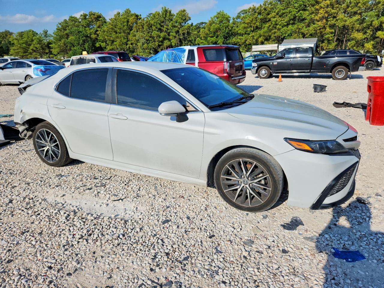 2022 Toyota Camry Se - Фото 4