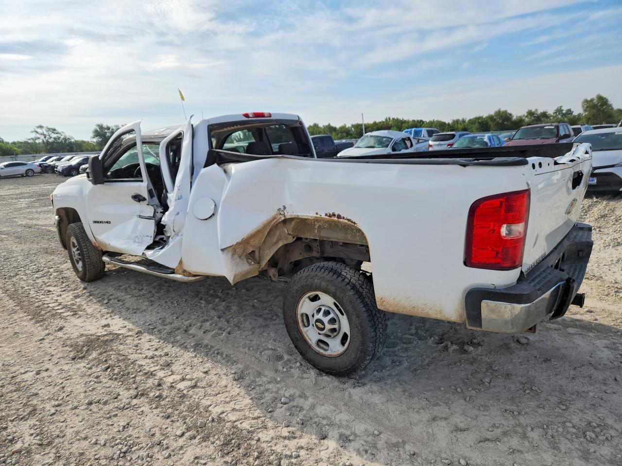 2013 Chevrolet Silverado C2500 Heavy Duty - Фото 2