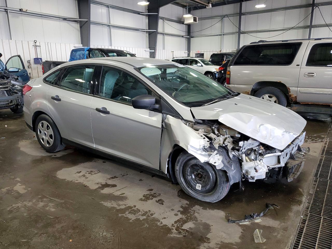 2016 Ford Focus S - Фото 4