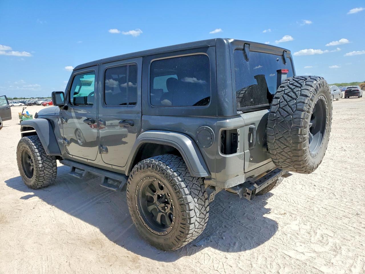 2020 Jeep Wrangler Unlimited Sport - Фото 2