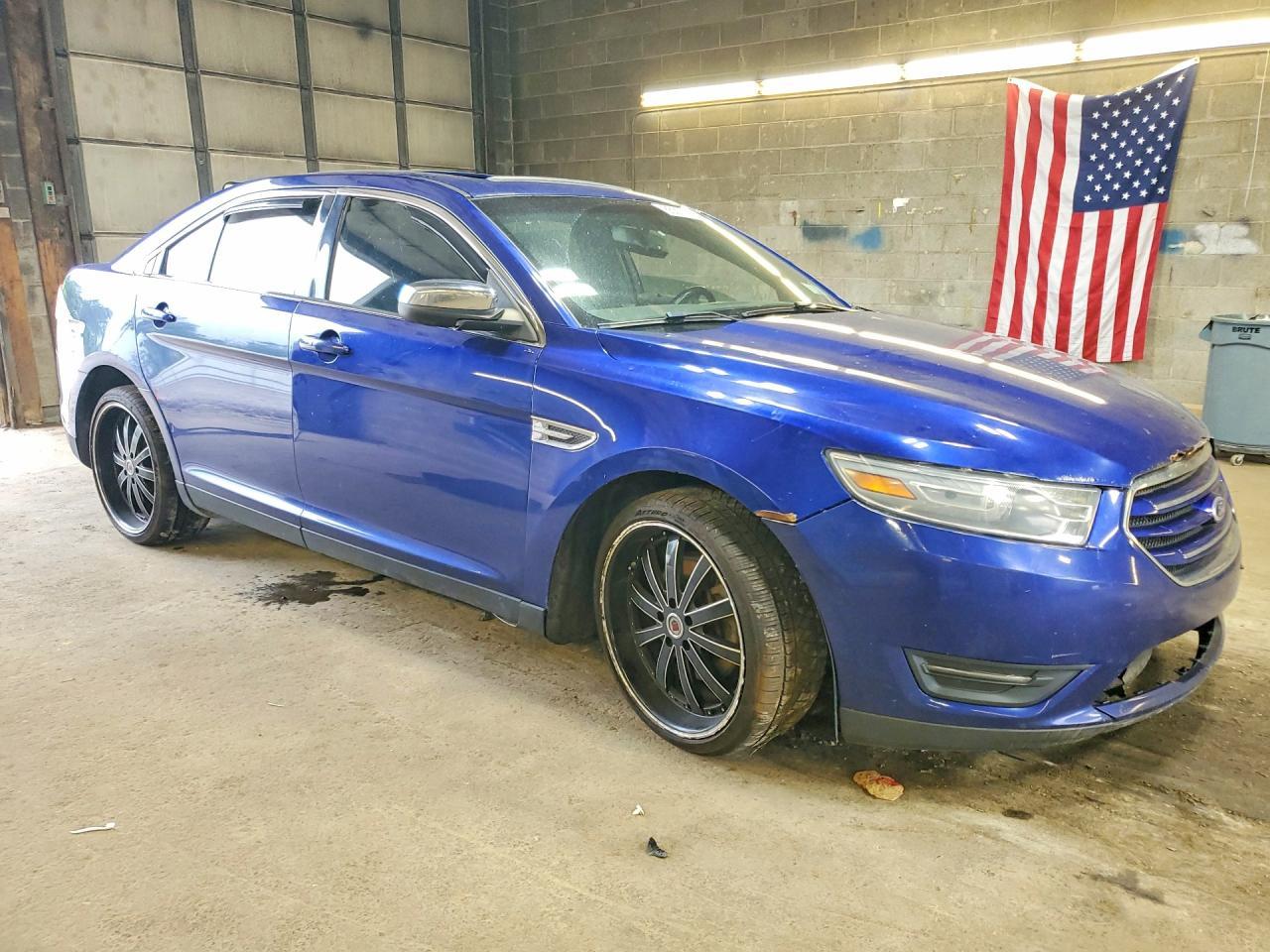 2013 Ford Taurus Limited - Image 4