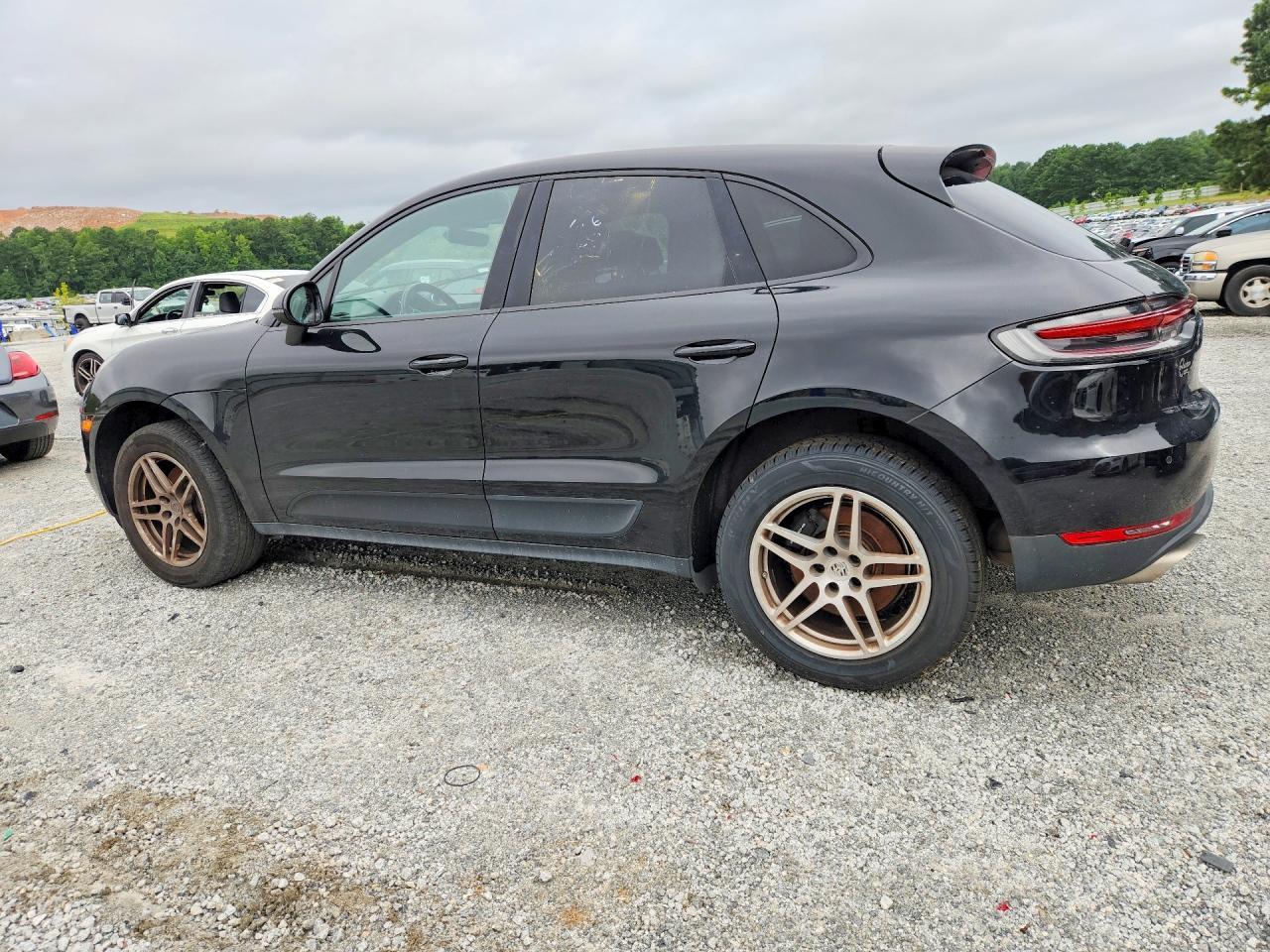 2020 Porsche Macan - Image 2