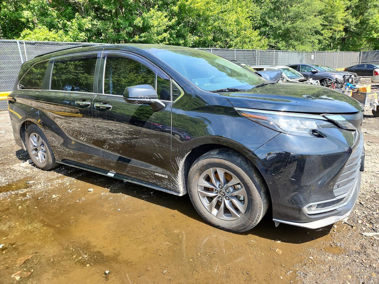 2021 Toyota Sienna Xle - Фото 4