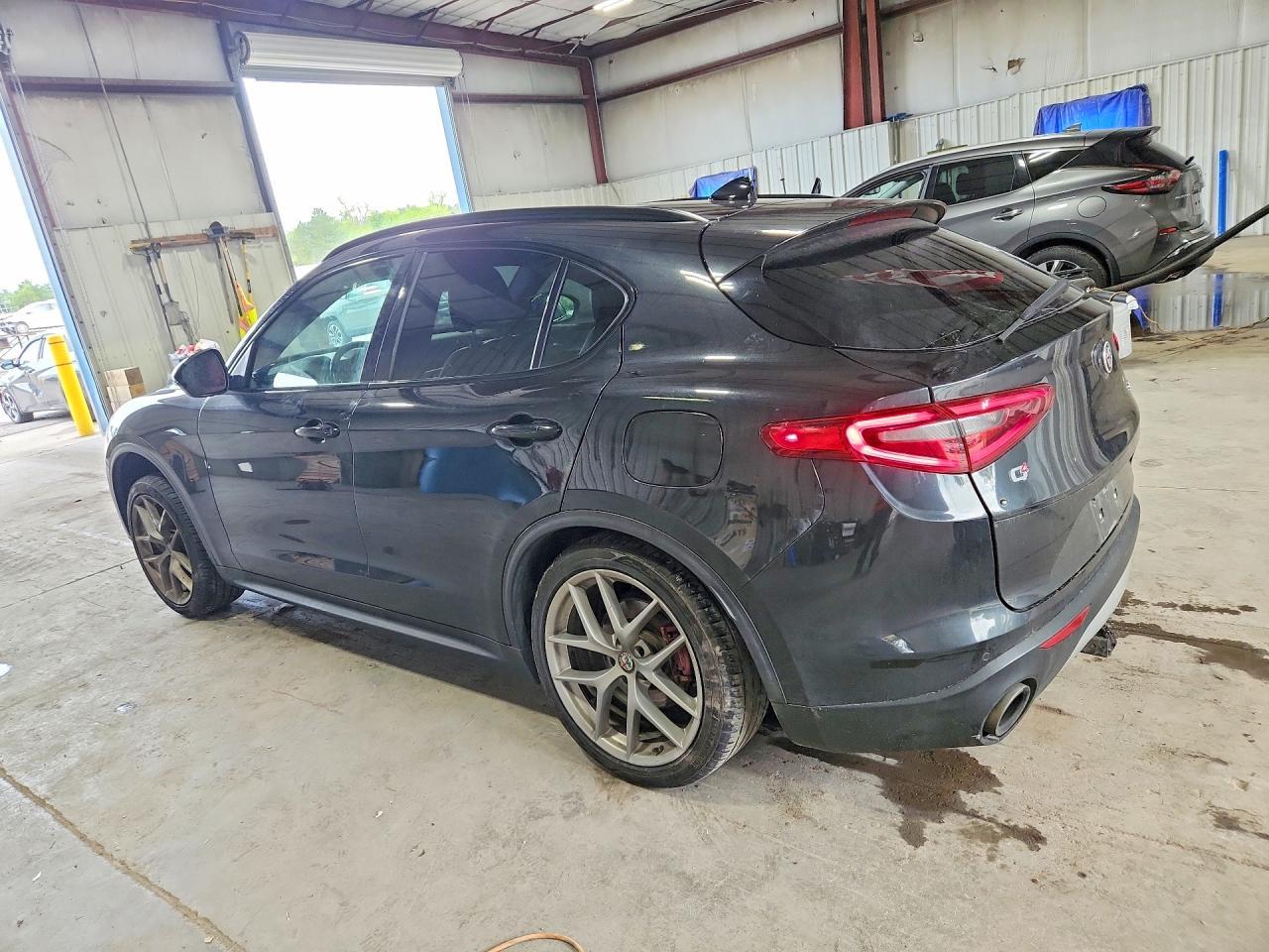 2018 Alfa Romeo Stelvio Ti Sport - Фото 2