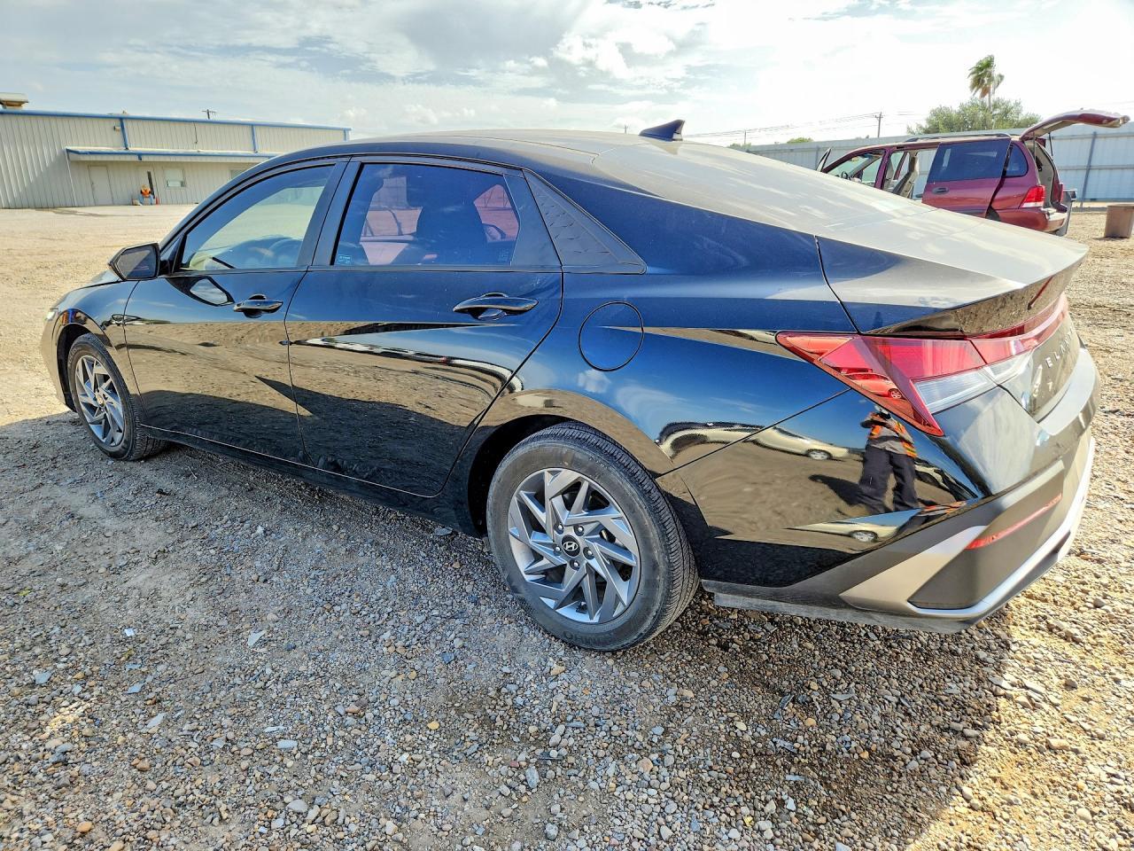 2024 Hyundai Elantra Sel - Фото 2