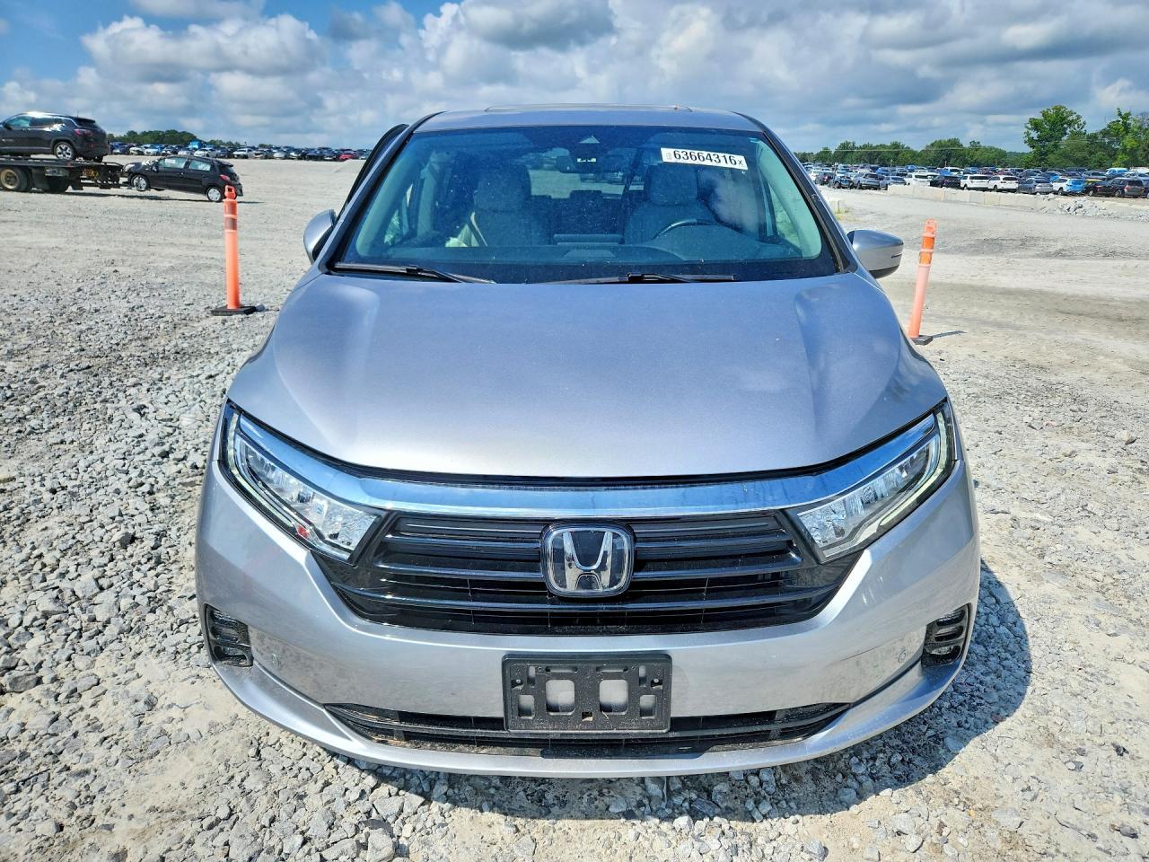 2023 Honda Odyssey Touring - Image 5