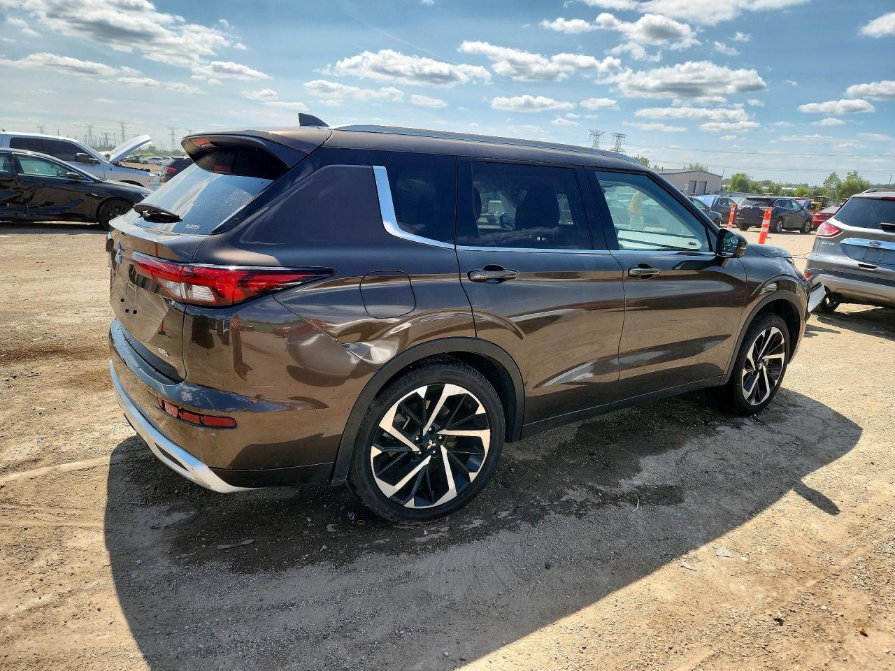 2024 Mitsubishi Outlander Sel - Фото 3