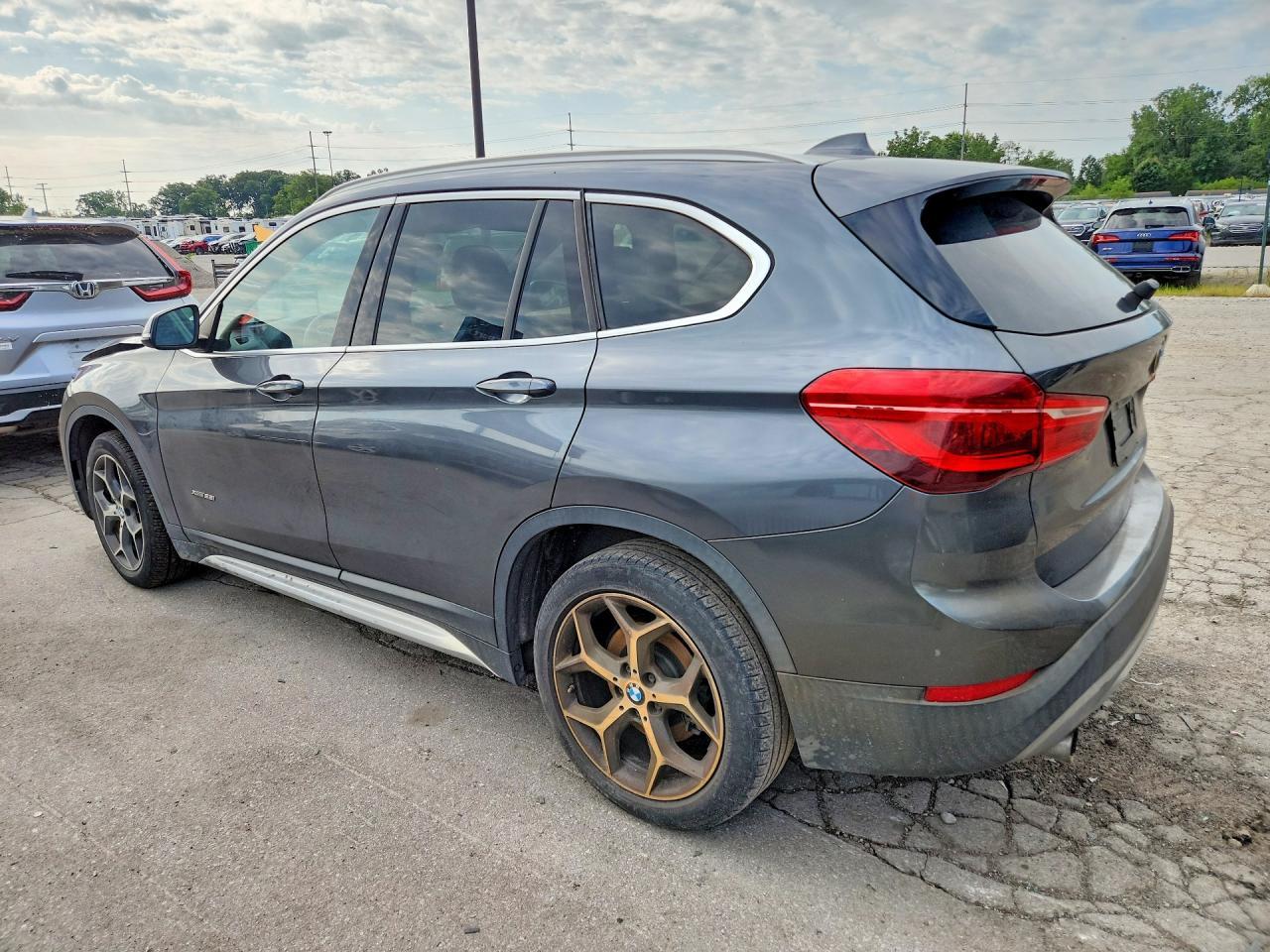 2016 BMW X1 xDrive28I - Фото 2