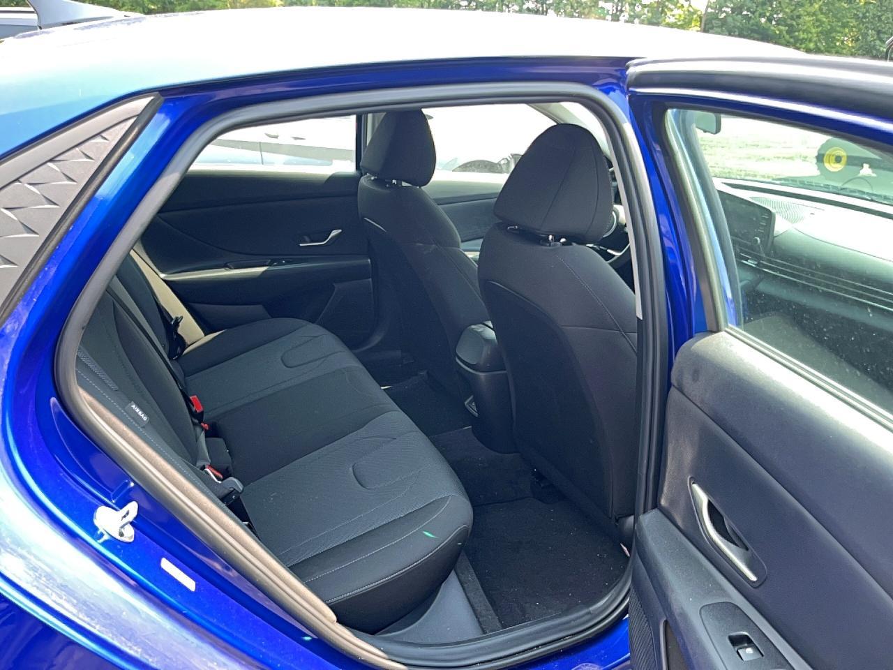 2024 Hyundai Elantra Se - Image 6