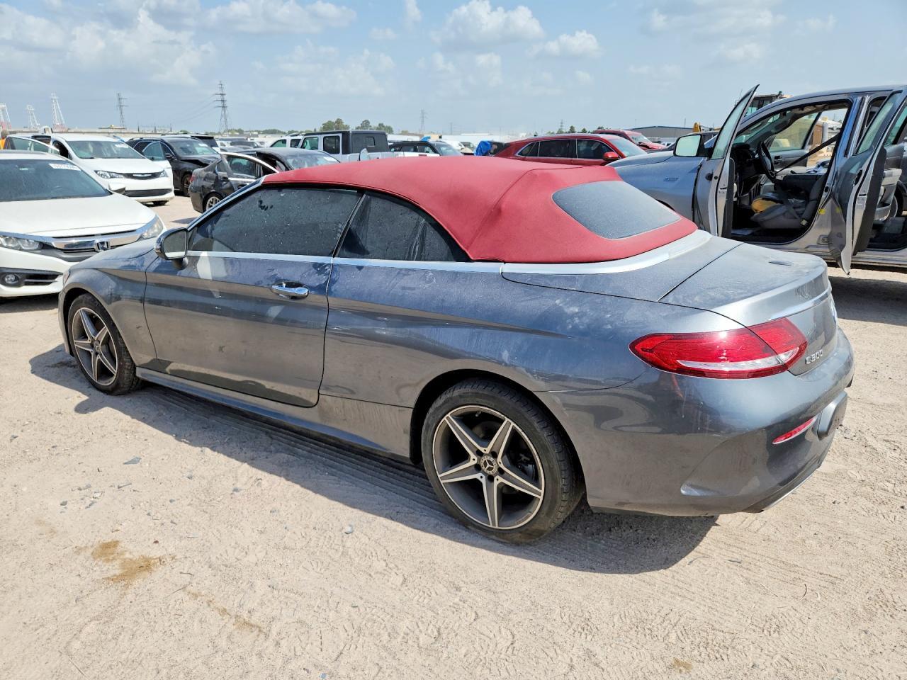 2018 Mercedes-Benz C 300 4Matic - Фото 2