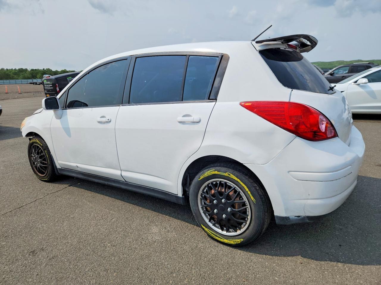 2009 Nissan Versa 1.8 S - Фото 2