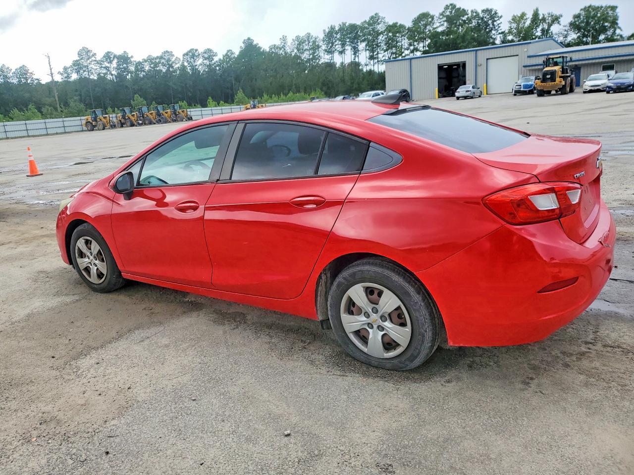 2017 Chevrolet Cruze Ls - Фото 2
