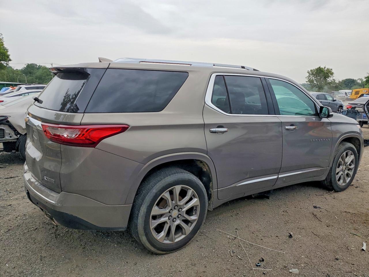 2018 Chevrolet Traverse Premier - Фото 3