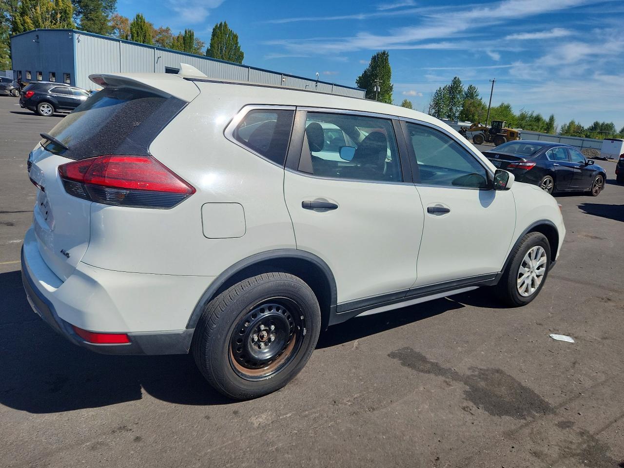 2017 Nissan Rogue S - Фото 3