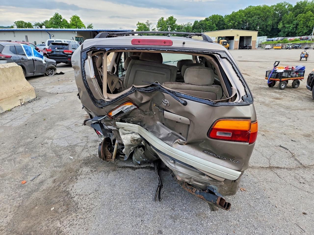 1999 Toyota Sienna Xle - Фото 6