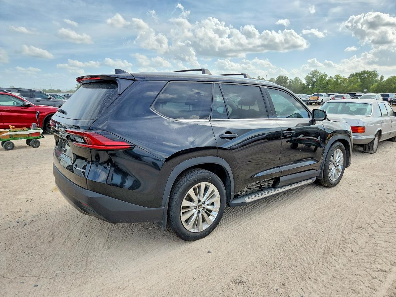 2025 Toyota Grand Highlander Platinum - Image 3