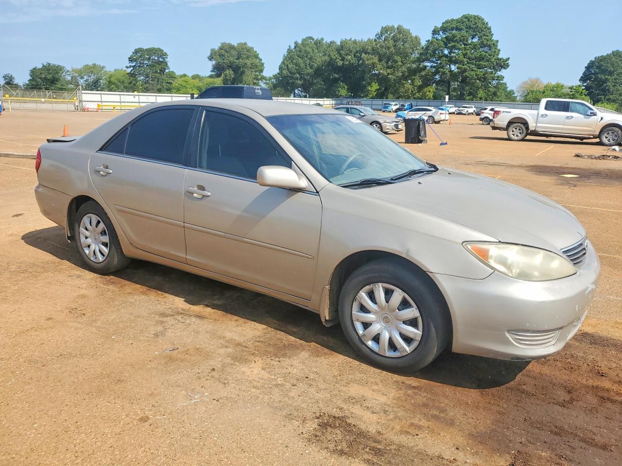 2005 Toyota Camry Le - Фото 4