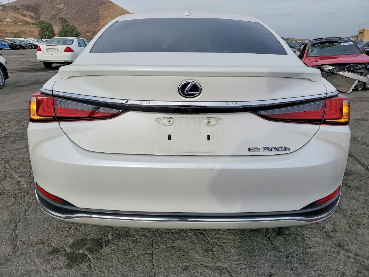 2022 Lexus Es 300H Base - Фото 6