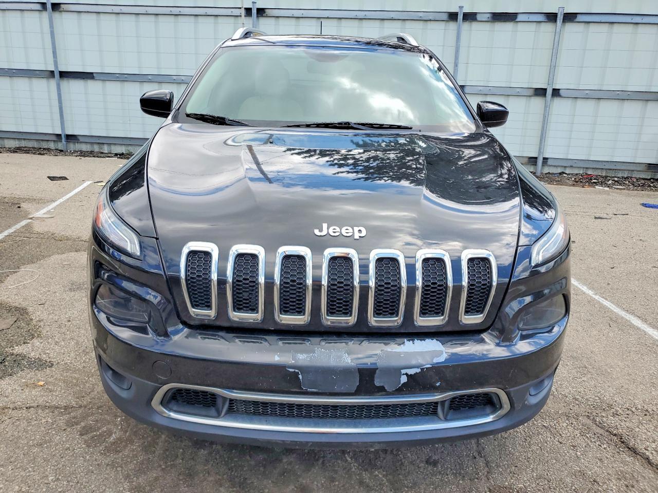 2016 Jeep Cherokee Latitude - Image 5