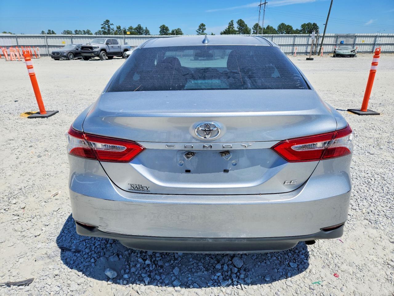 2019 Toyota Camry - Фото 6