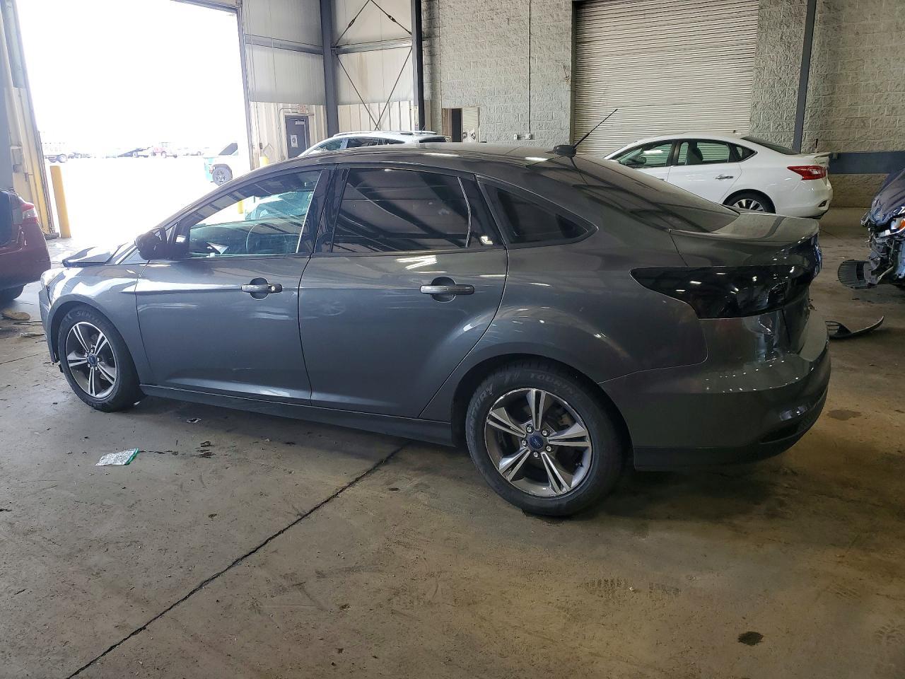 2017 Ford Focus Se - Image 2