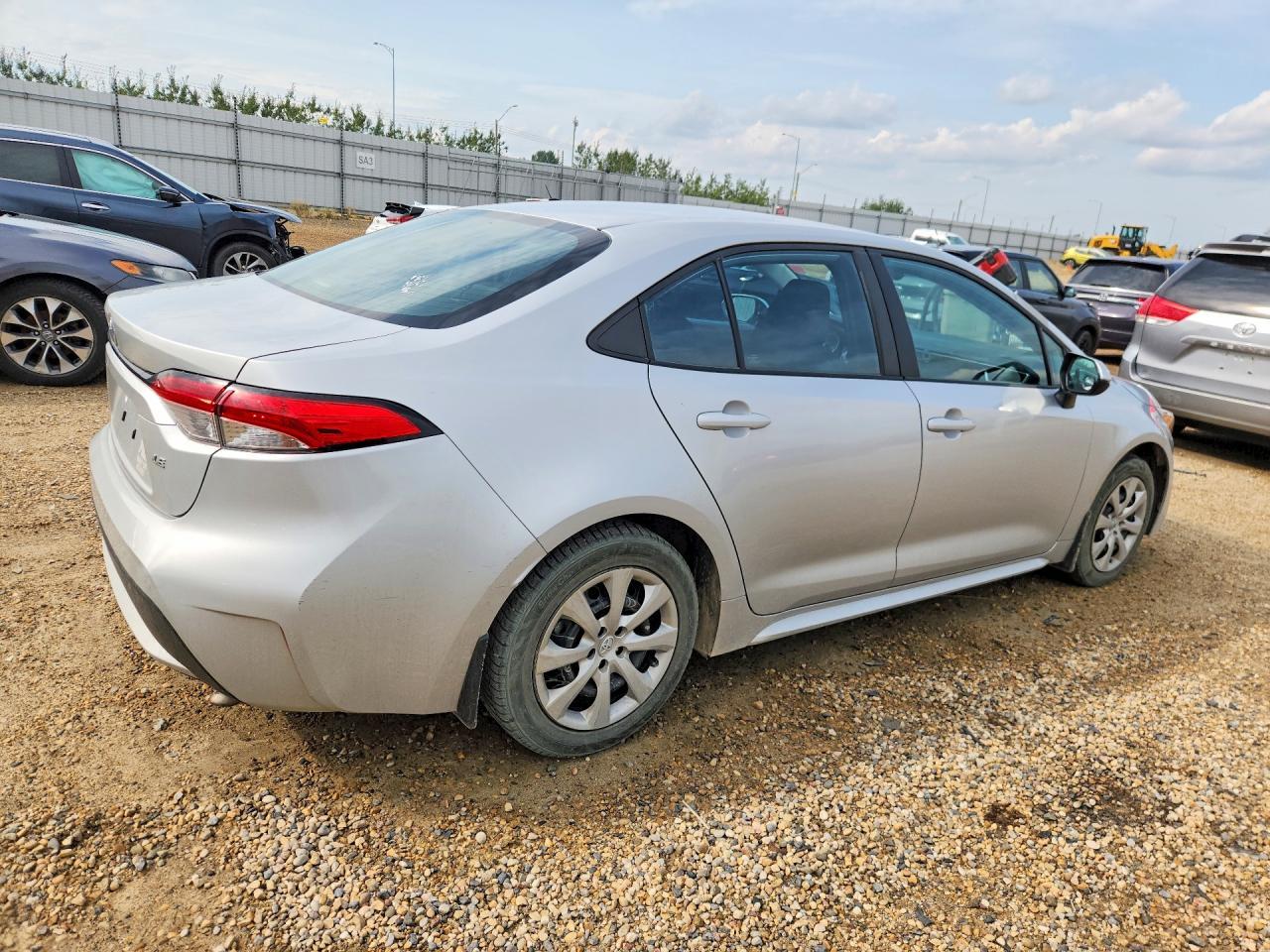 2022 Toyota Corolla Le - Image 3