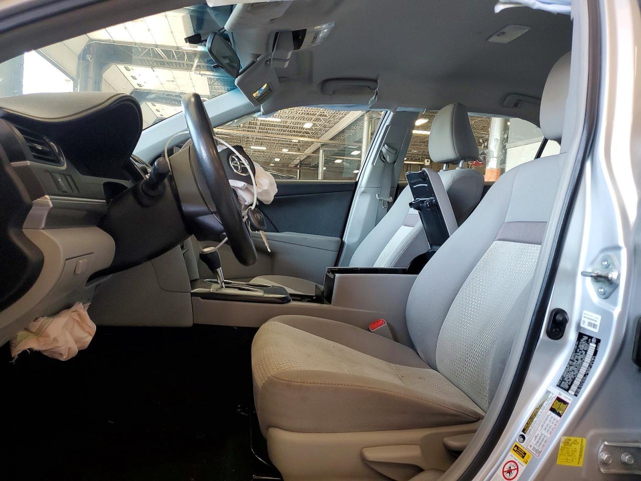 2014 Toyota Camry Le - Image 7
