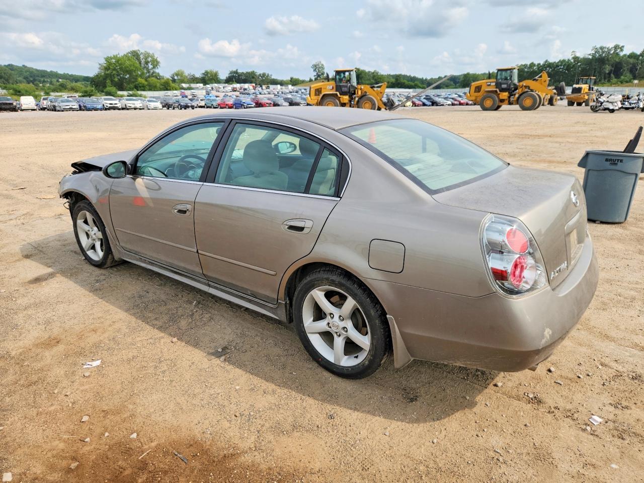 2005 Nissan Altima 3.5 Se - Фото 2