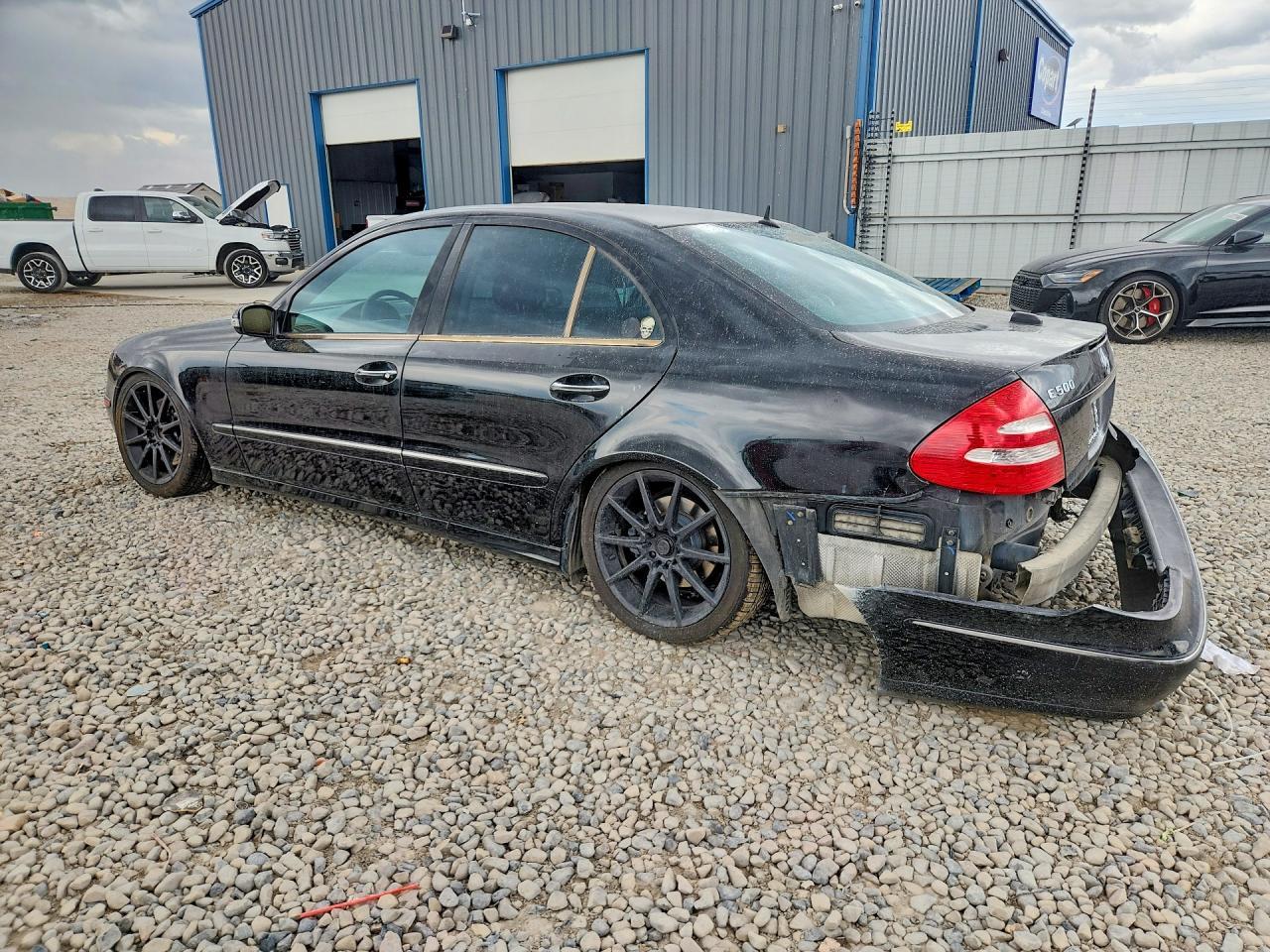 2005 Mercedes-Benz E 500 4Matic - Image 2