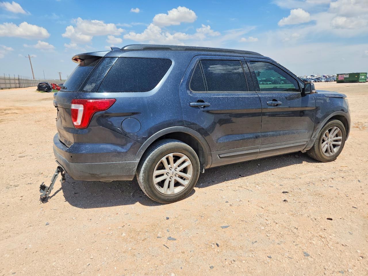 2017 Ford Explorer Xlt - Image 3
