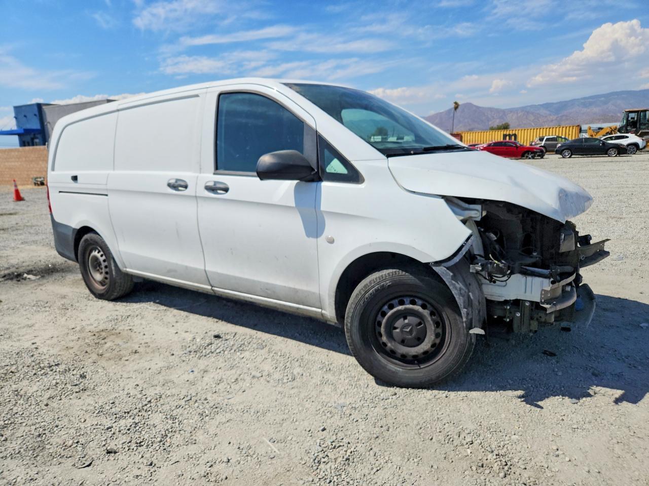 2023 Mercedes-Benz Metris Delivery Van - Фото 4