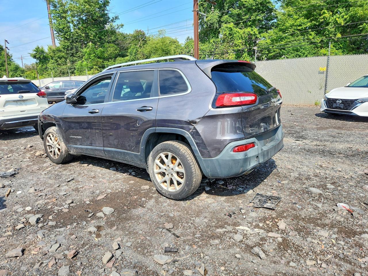 2018 Jeep Cherokee Latitude Plus - Image 2