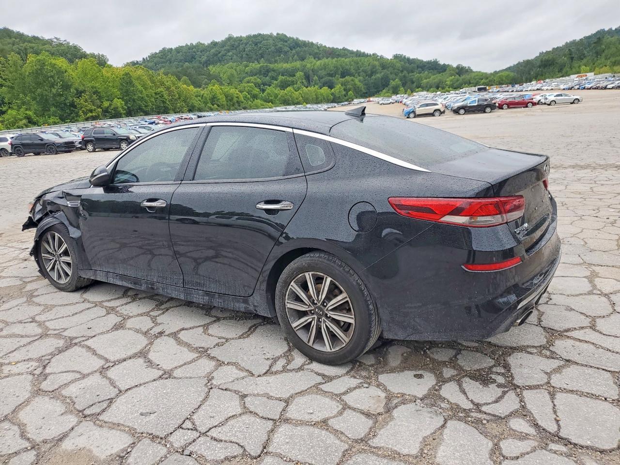 2020 Kia Optima Ex - Image 2