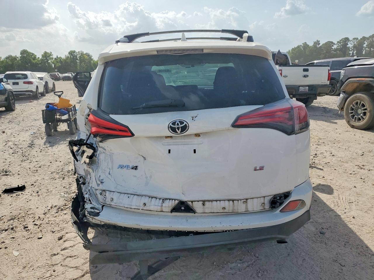 2016 Toyota Rav4 Le - Image 6