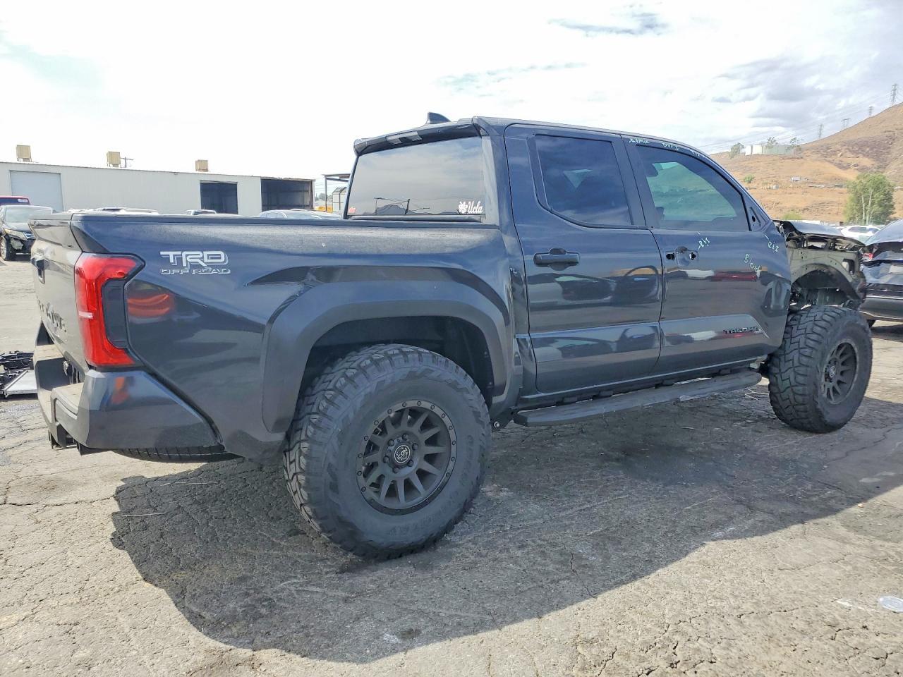 2025 Toyota Tacoma Trd Off-Road - Image 3