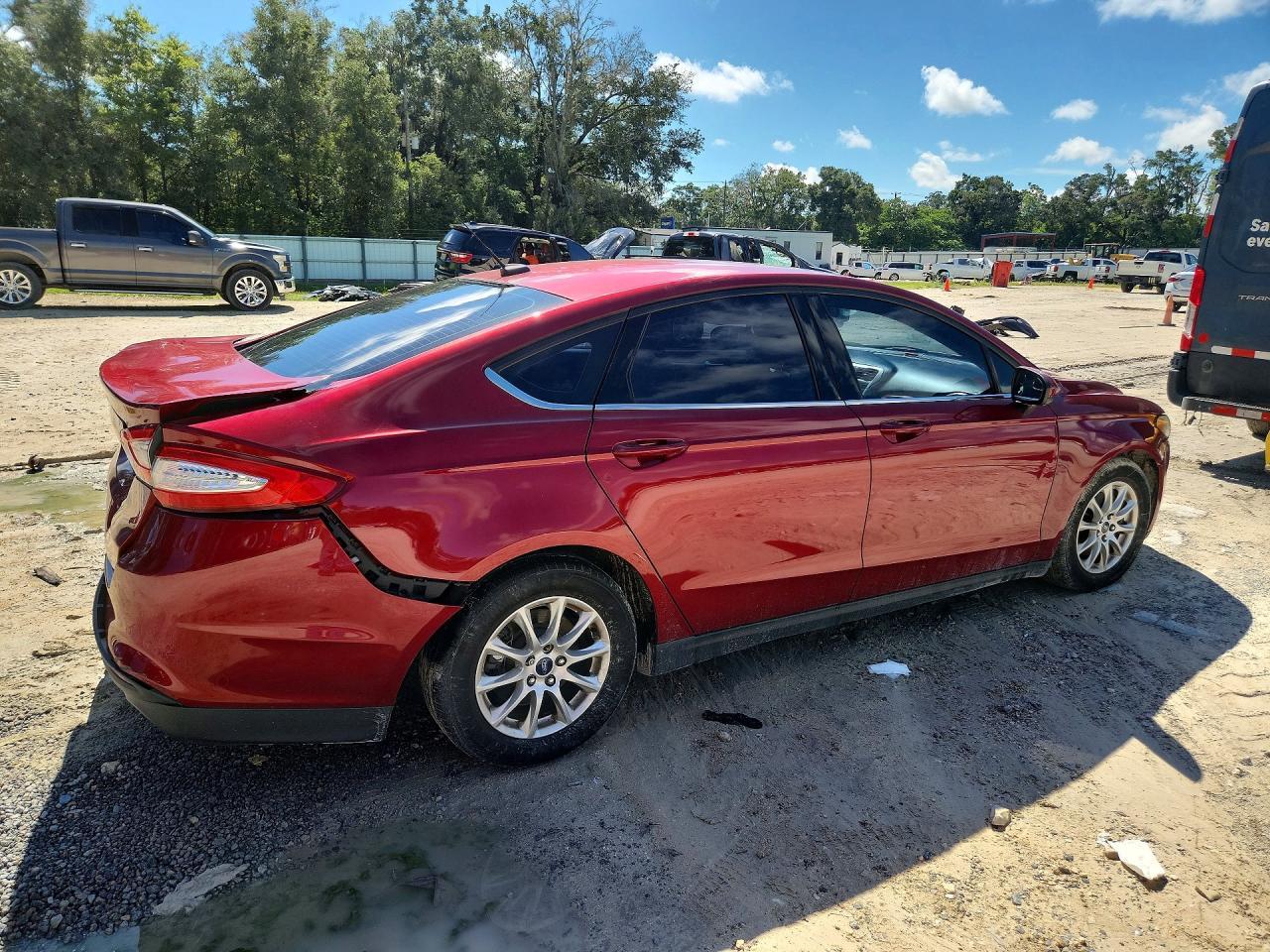 2015 Ford Fusion S - Фото 3