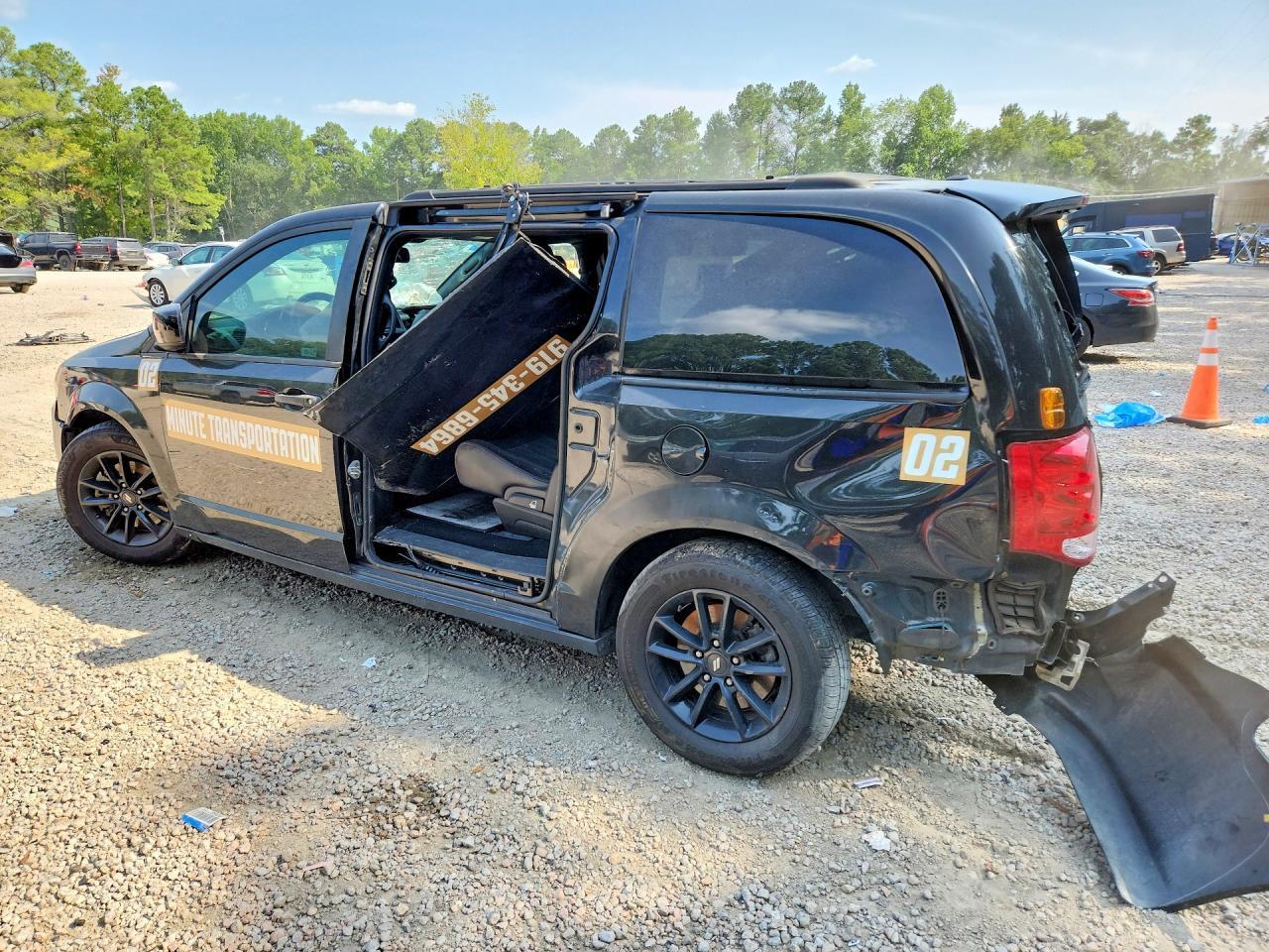 2019 Dodge Grand Caravan Gt - Image 2