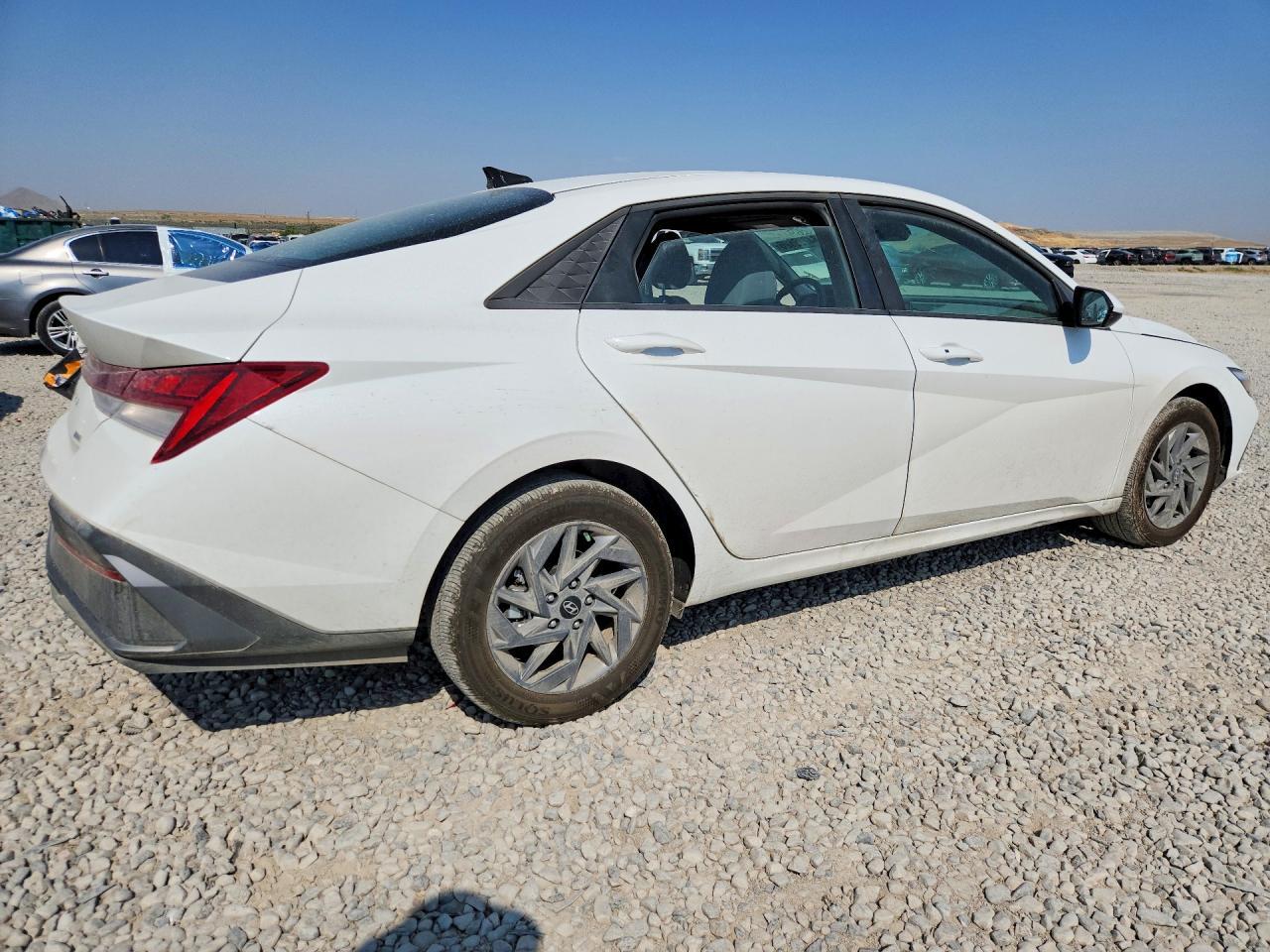 2026 Hyundai Elantra Hybrid Blue - Фото 3