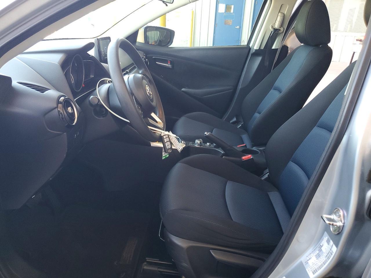 2020 Toyota Yaris Le - Фото 7