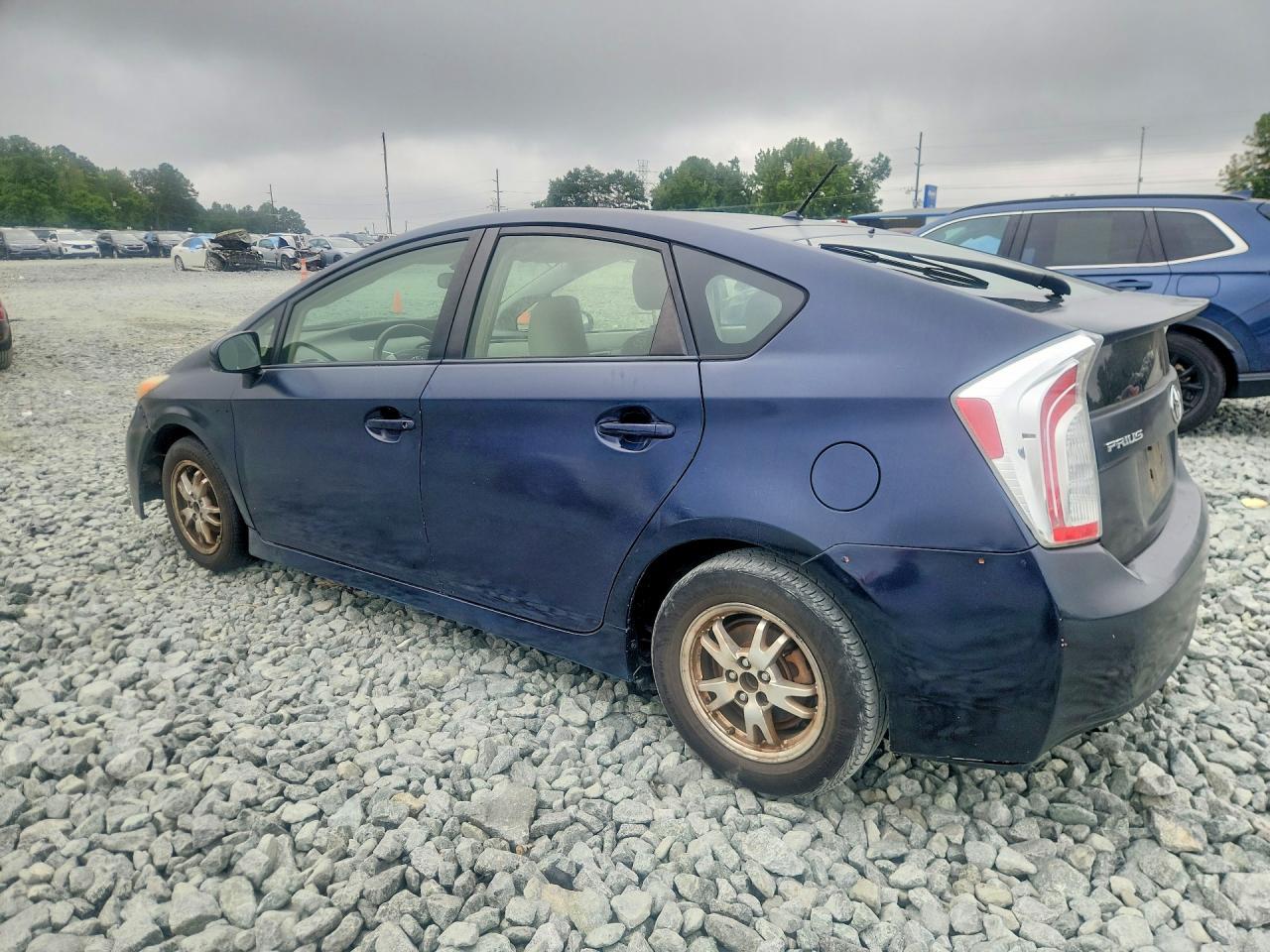 2012 Toyota Prius Two - Фото 2