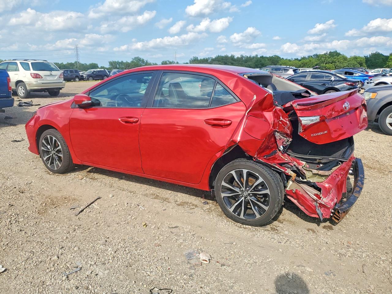2017 Toyota Corolla Se - Фото 2