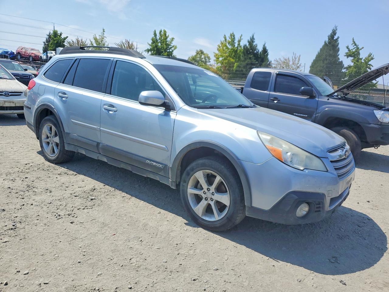 2013 Subaru Outback 2.5I Premium - Image 4
