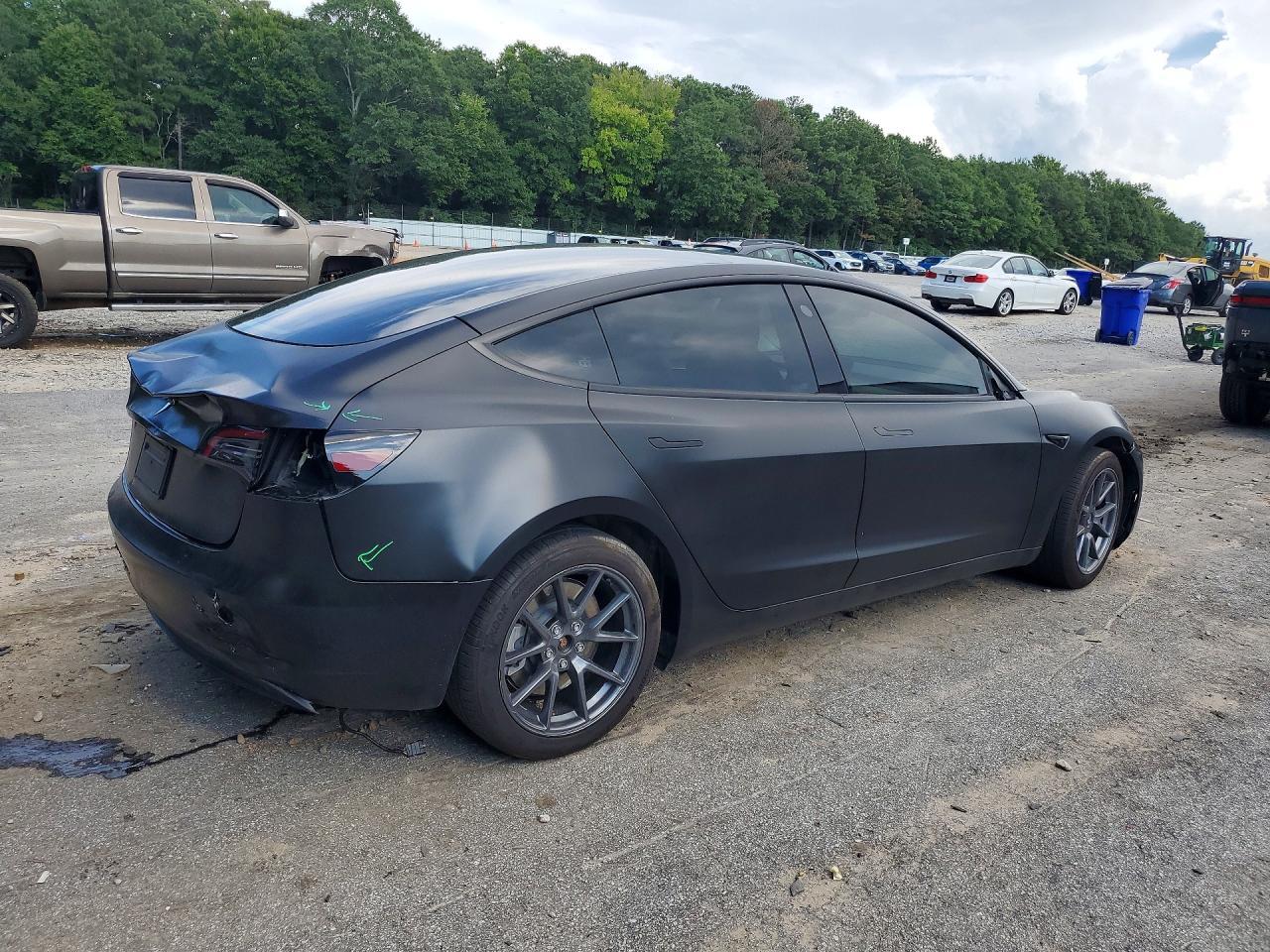 2023 Tesla Model 3 - Фото 3