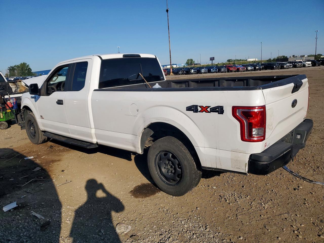 2017 Ford F150 Super Cab - Фото 2