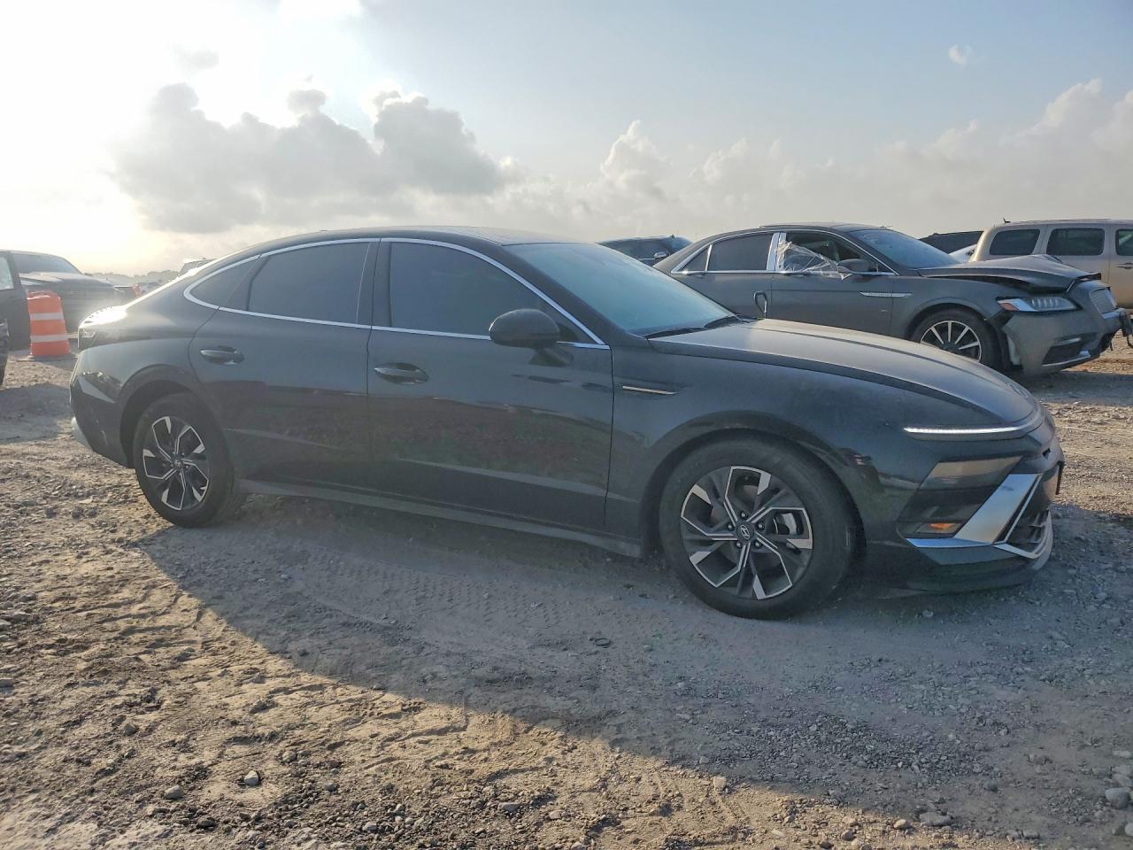 2025 Hyundai Sonata Sel - Image 4