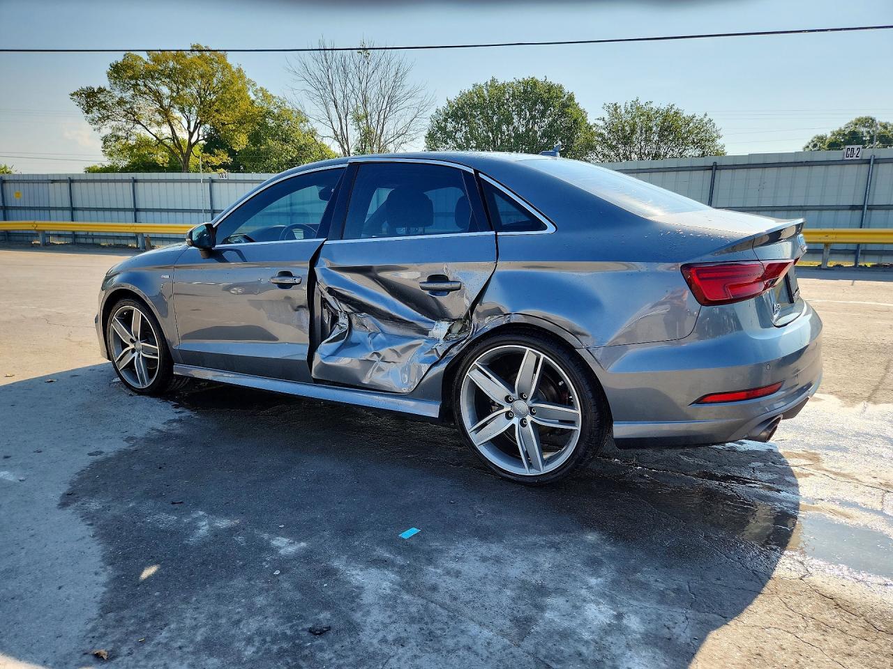 2017 Audi A3 Premium Plus - Фото 2